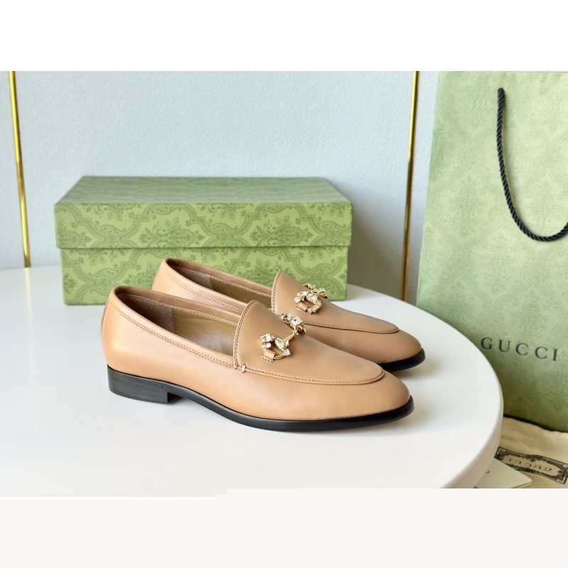 G*u*i flat shoes